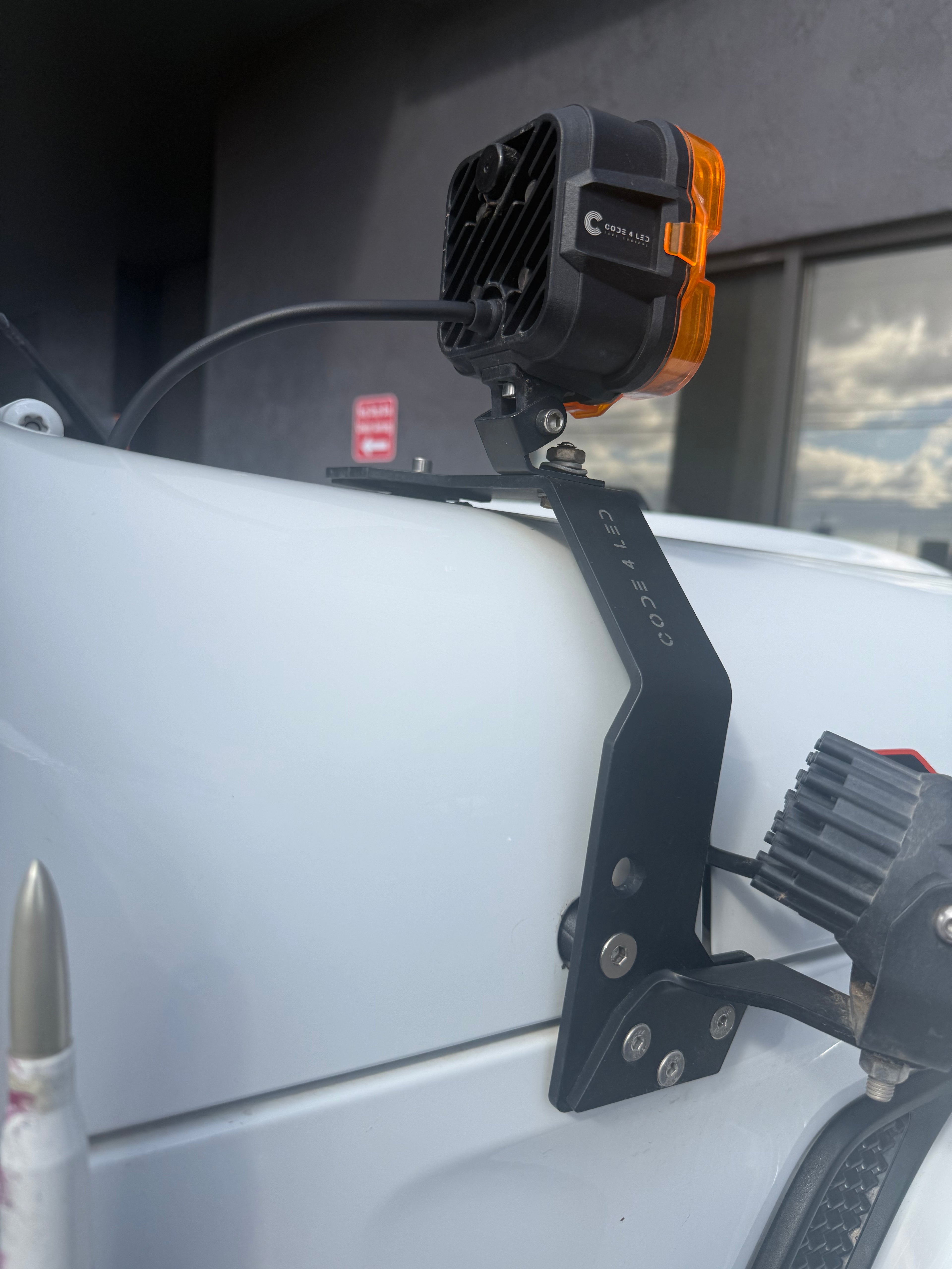 Code 4 LED JL/JT Universal Cowl Mount